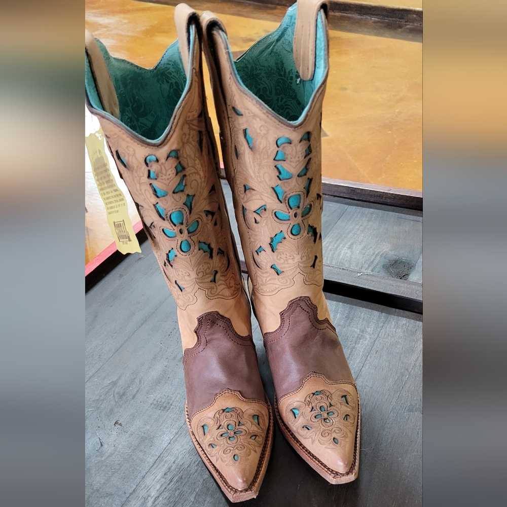 Corral lazer tooled wmn boot sz 6